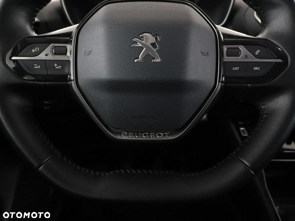 Peugeot 2008 PureTech 100 Allure S&S BVM6 - 22