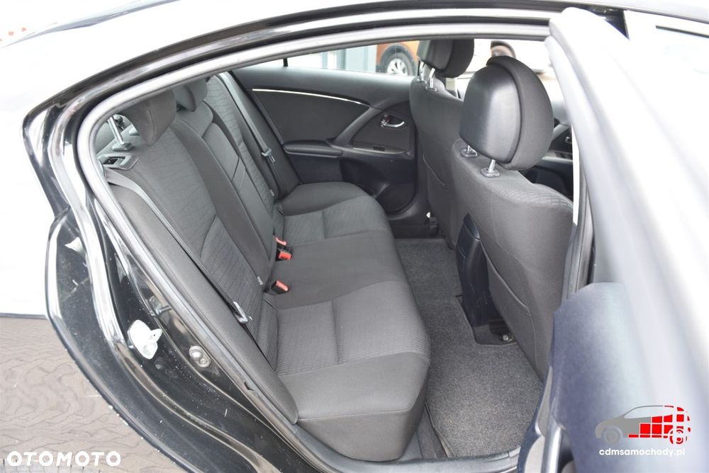 Toyota Avensis - 18