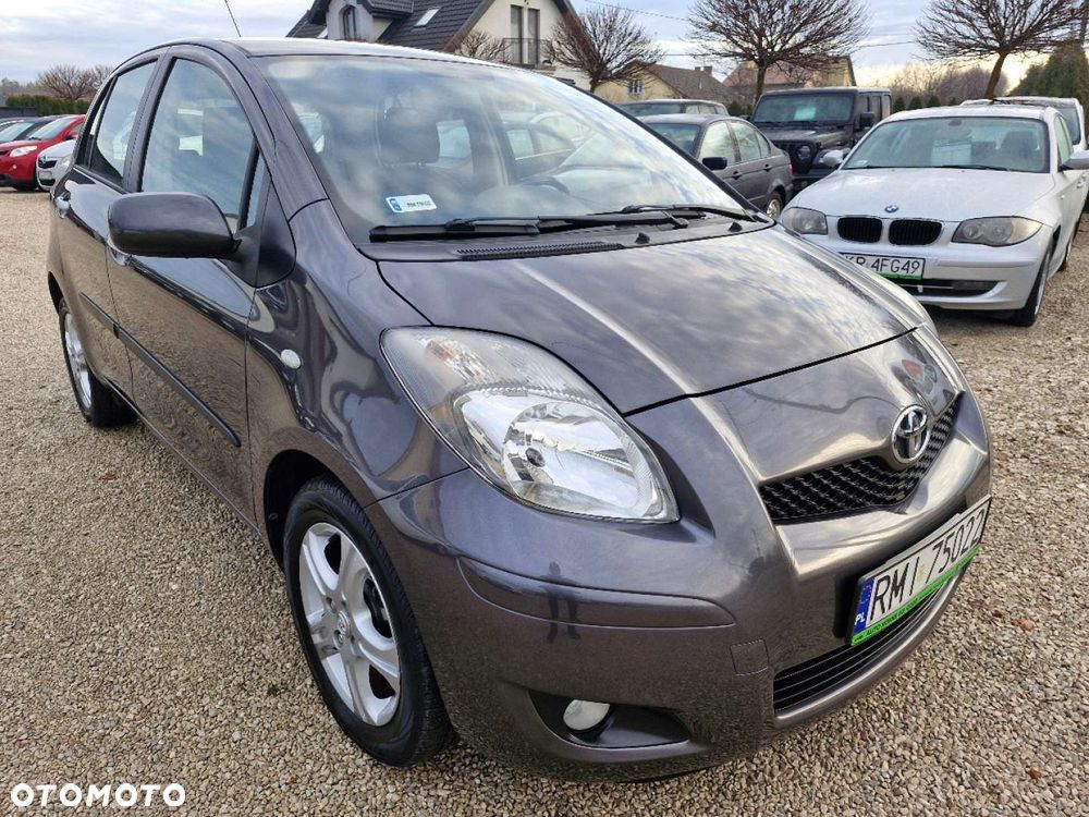 Toyota Yaris - 12