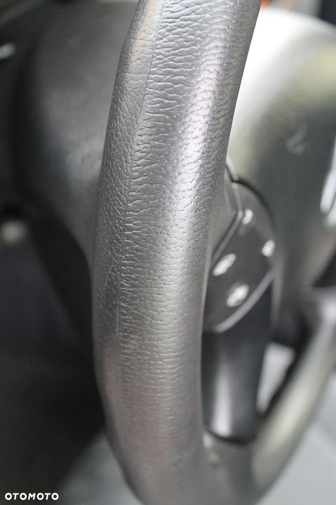 Mercedes-Benz Klasa C 200 CGI Elegance - 34