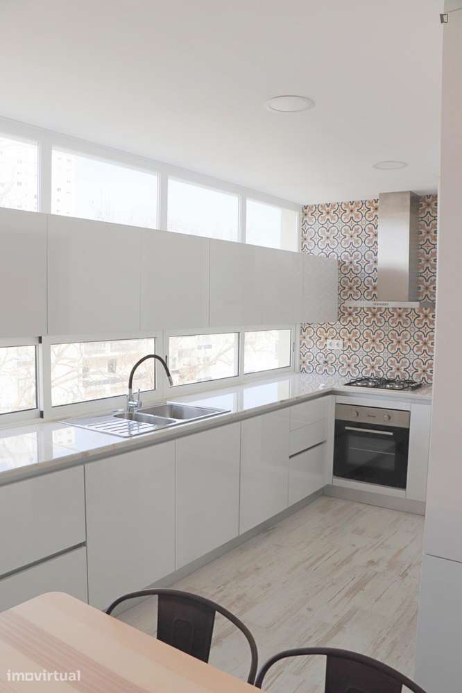 Quarto - localizado em Carcavelos Lisbon - Grande imagem: 2/23