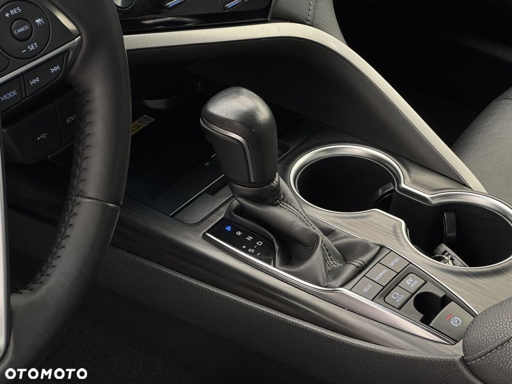 Toyota Camry - 9