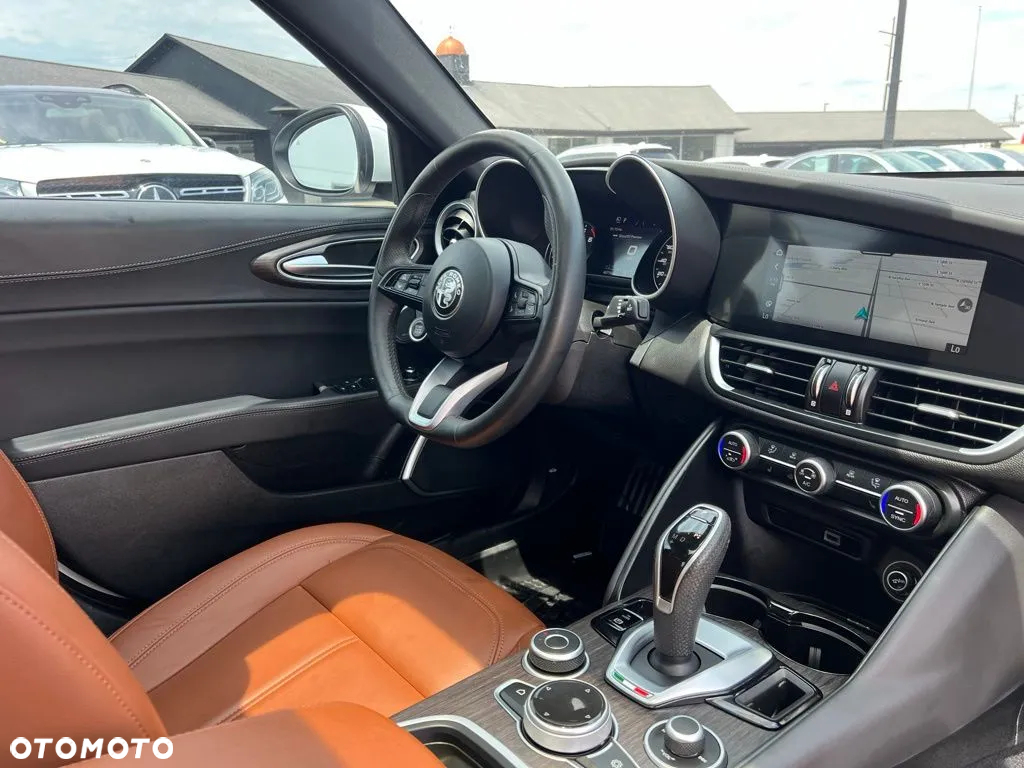 Alfa Romeo Giulia 2.0 Turbo 16V AT8 Veloce Ti - 4