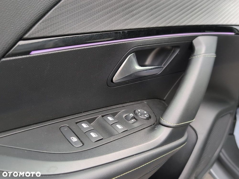 Peugeot 2008 54kWh GT - 12