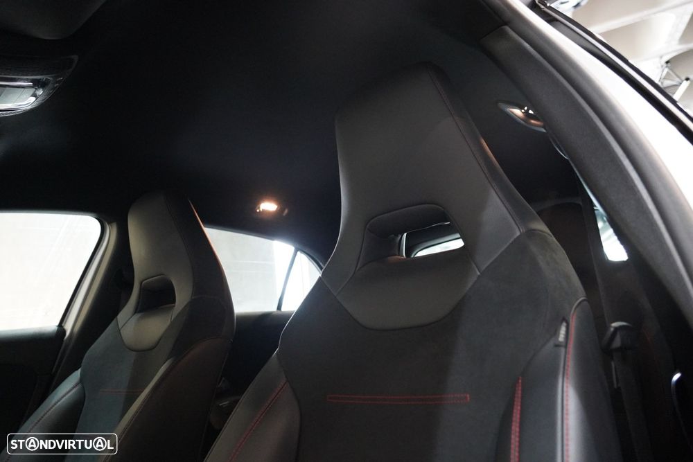 Mercedes-Benz A 180 d AMG Line - 24