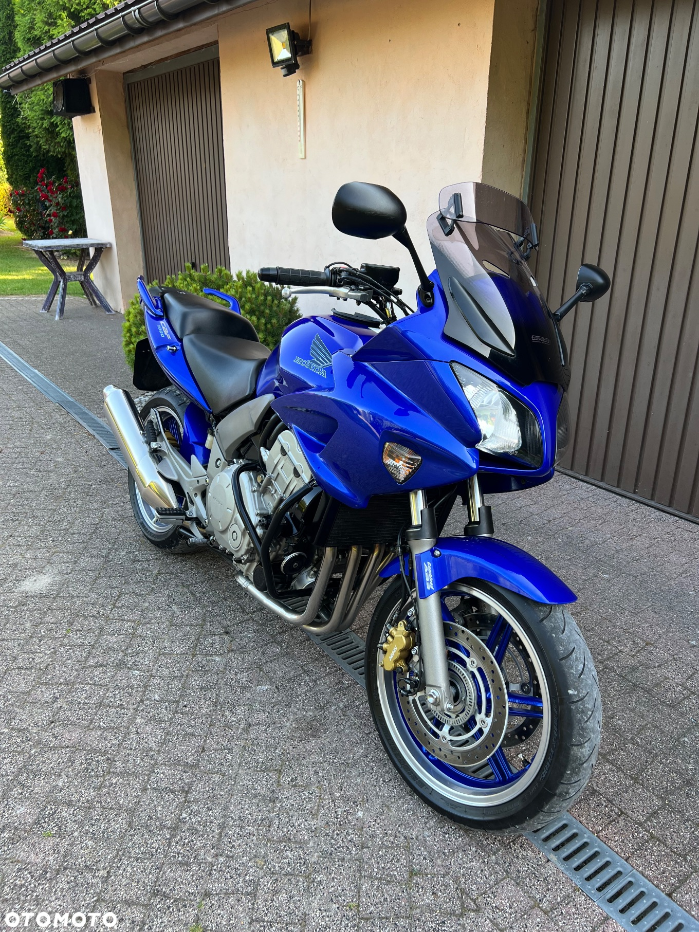 Honda CBF - 10