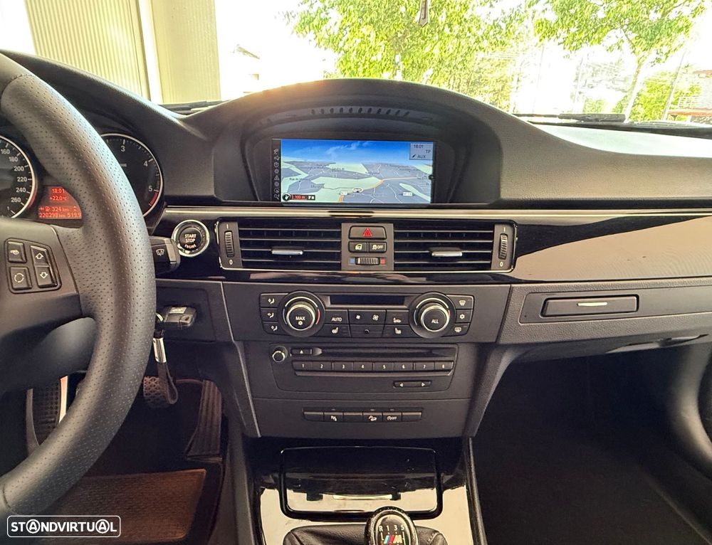 BMW 320 d xDrive Coupe Edição M - 21