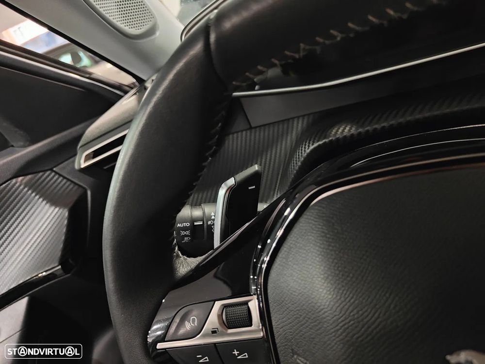 Peugeot 2008 1.2 PureTech Allure EAT8 - 51