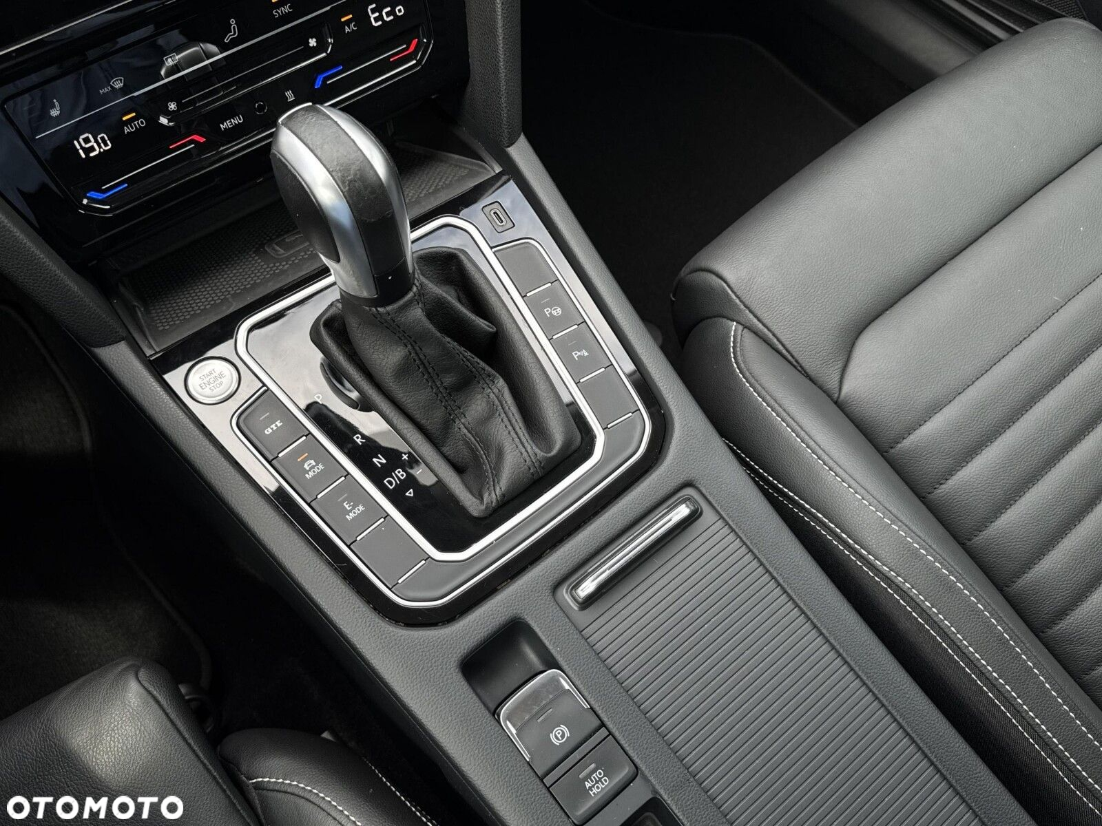 Volkswagen Passat - 21