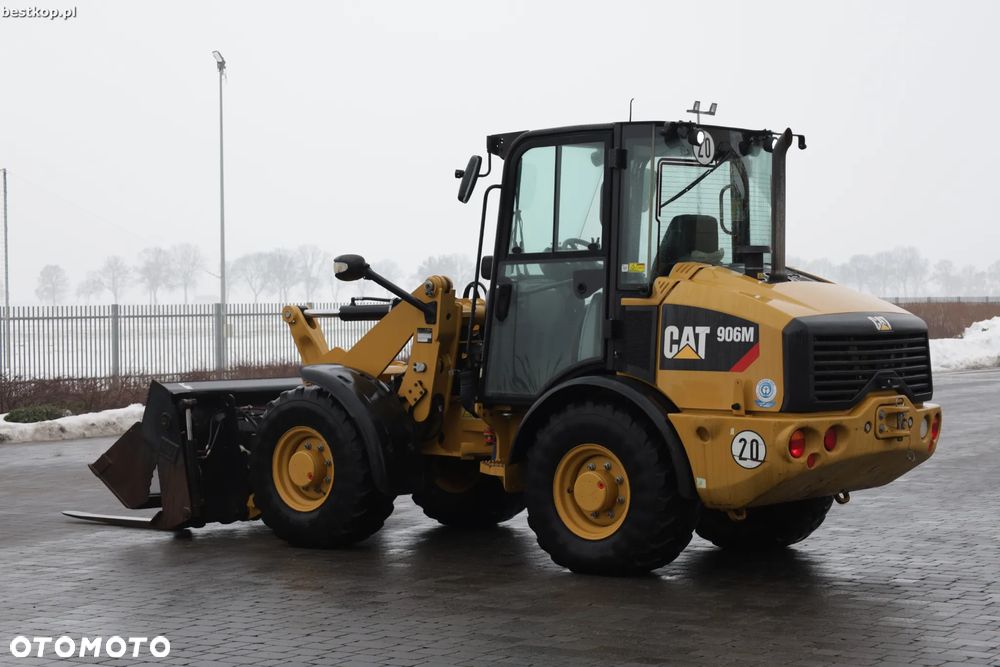 Caterpillar CAT 906M - 10