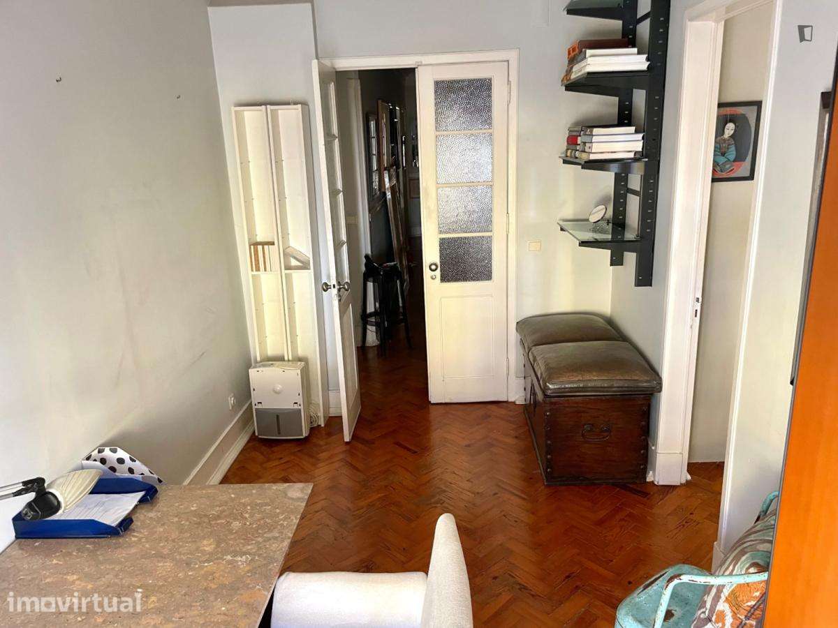 Quarto - localizado em Estrela Lisbon - Grande imagem: 2/9