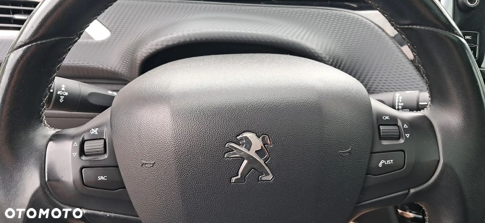 Peugeot 2008 1.6 BlueHDi Allure - 28