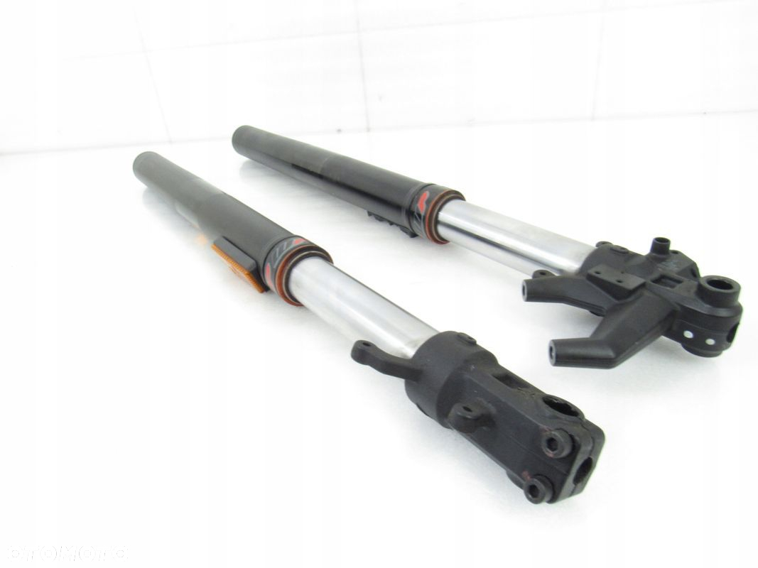 Lagi komplet KTM Duke 125, 19r ABS - 8