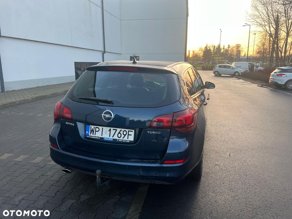 Opel Astra 1.4 Turbo - 10