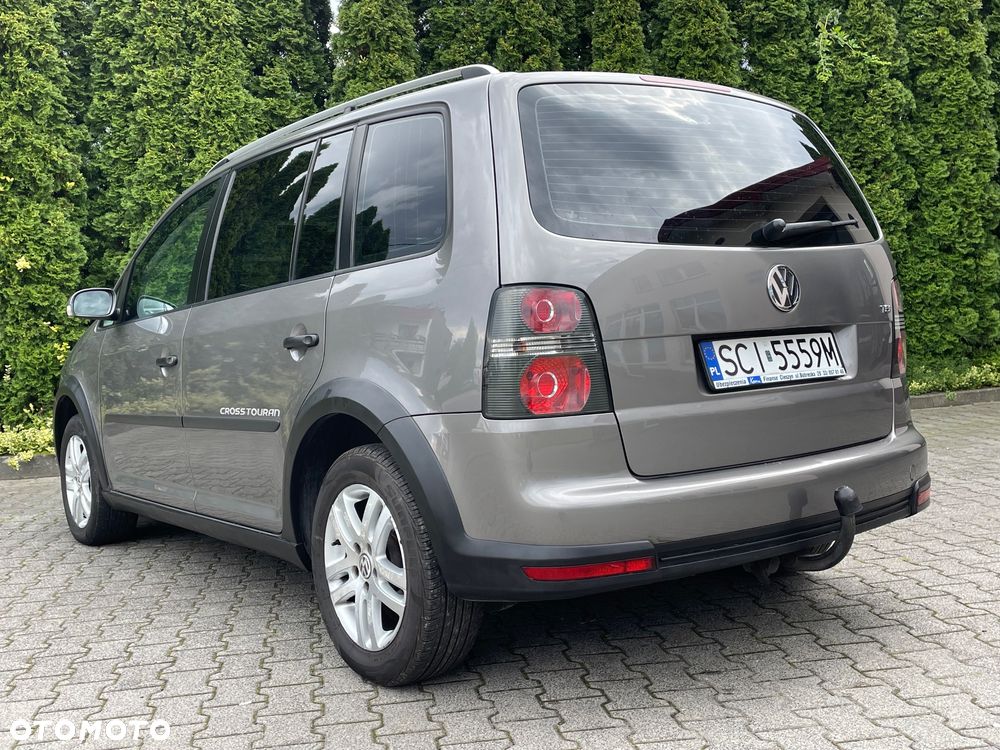 Volkswagen Touran 1.4 TSI Cross - 11