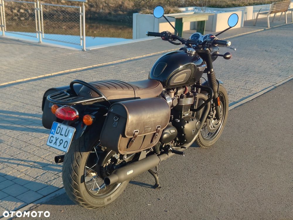 Triumph Bonneville - 3