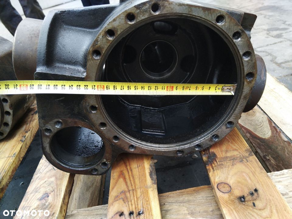 Obudowa mostu Dana Spicer [P-14 S-3×27 W70 SZ-8 Ż-4] Manitou Kramer New Holland - 8