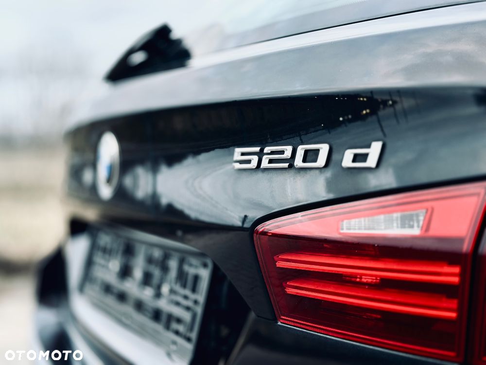 BMW Seria 5 520d Luxury Line - 24