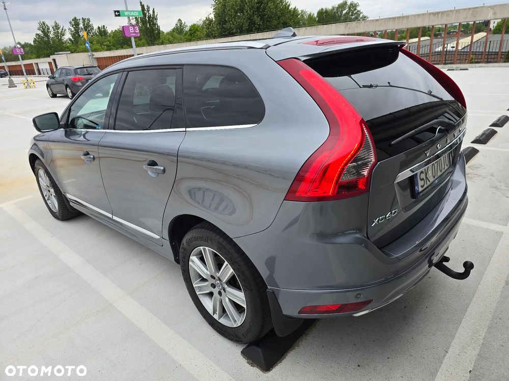 Volvo XC 60 D5 AWD Momentum - 21