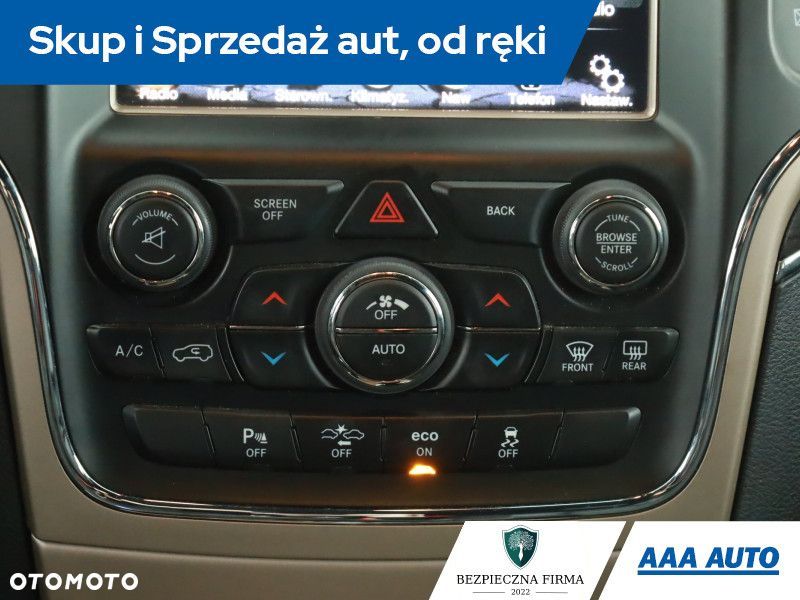 Jeep Grand Cherokee - 14