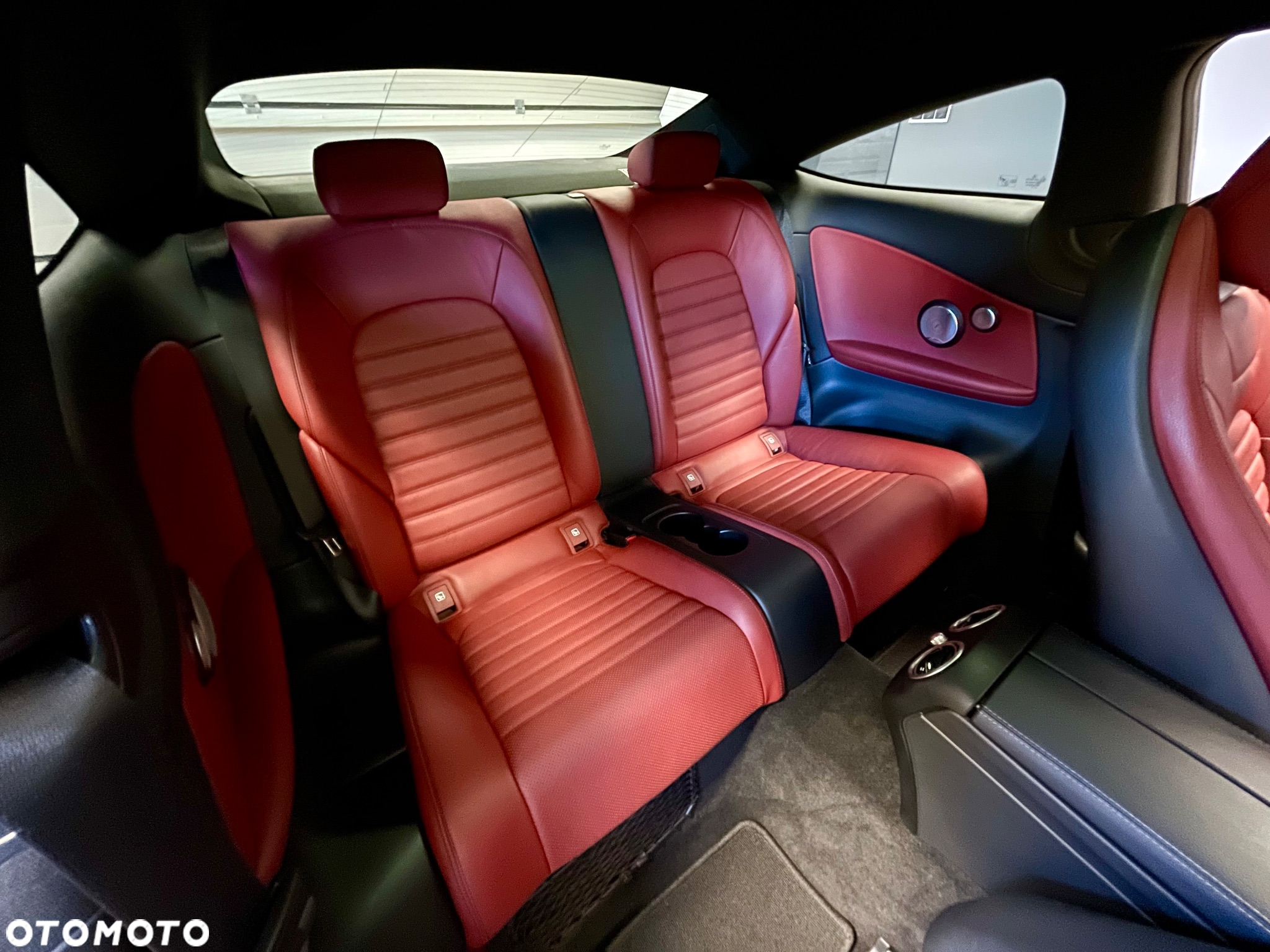 Mercedes-Benz Klasa C 200 4MATIC 9G-TRONIC - 38