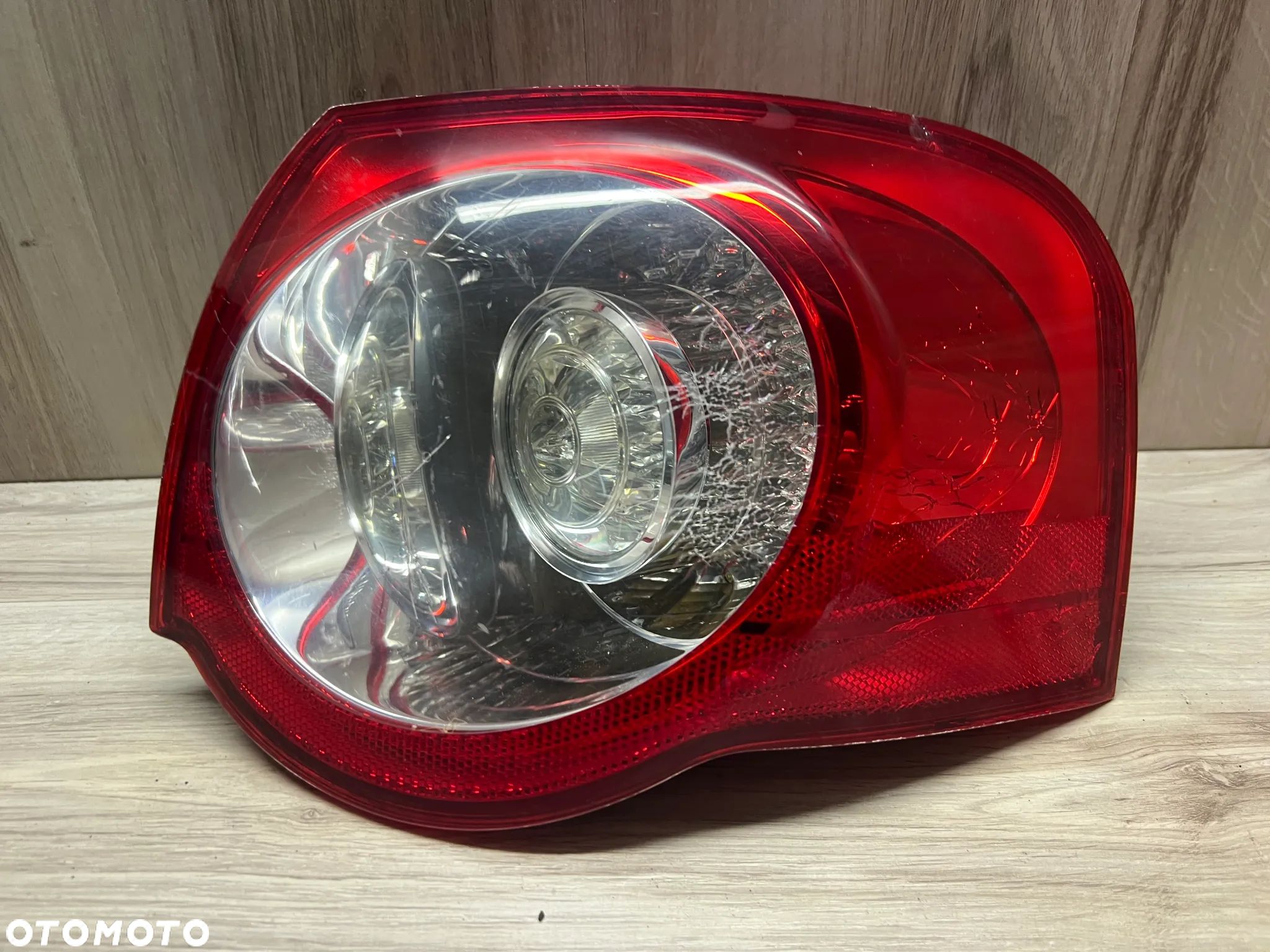 LAMPA TYLNA PRAWA VW PASSAT B6 KOMBI - 1