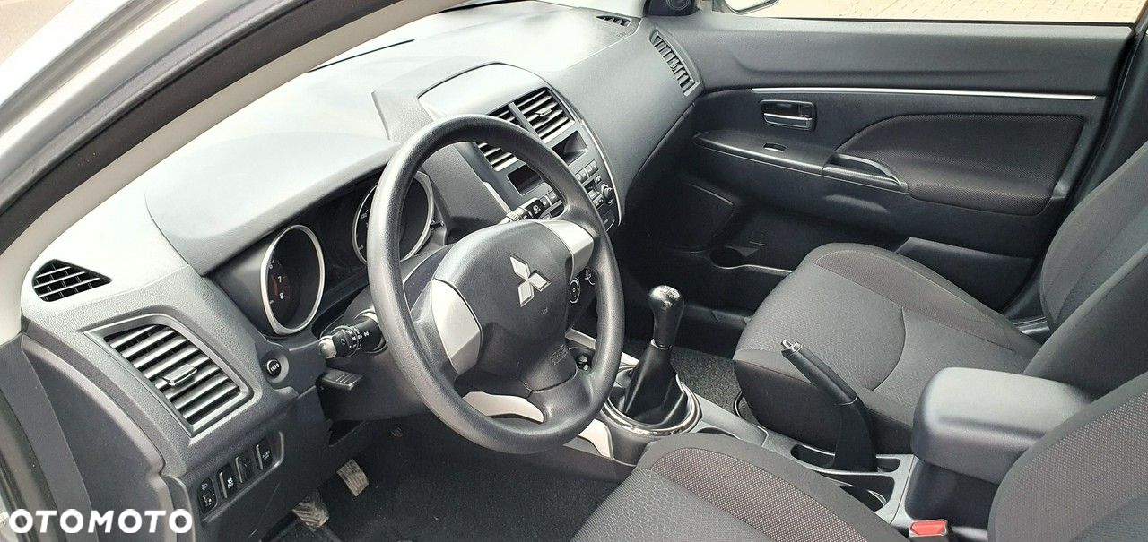 Mitsubishi ASX - 8