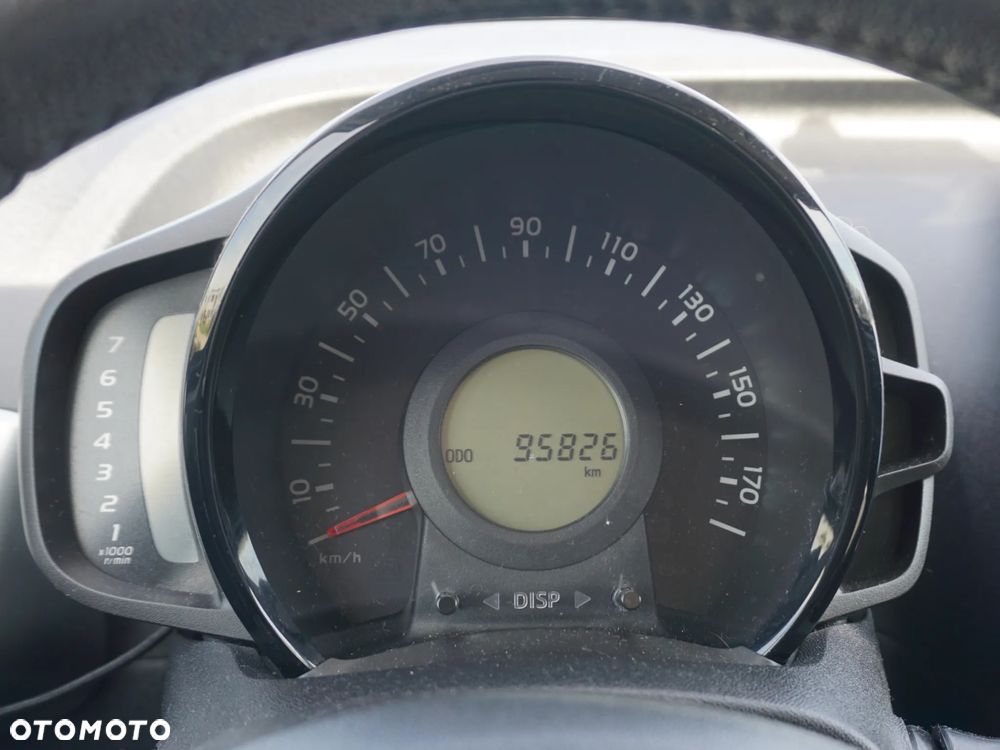 Toyota Aygo x-play touch - 22