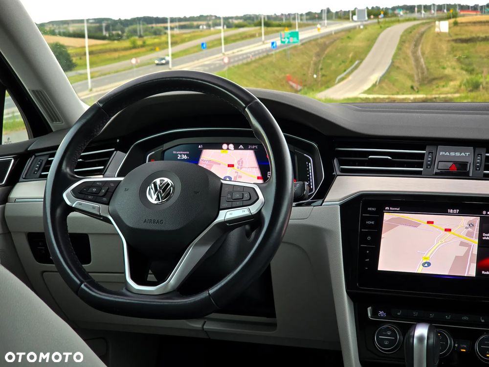 Volkswagen Passat Variant 2.0 TDI EVO Elegance DSG - 20