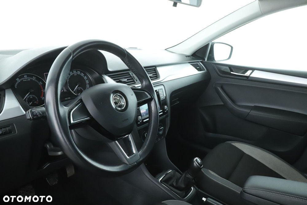 Skoda RAPID - 21
