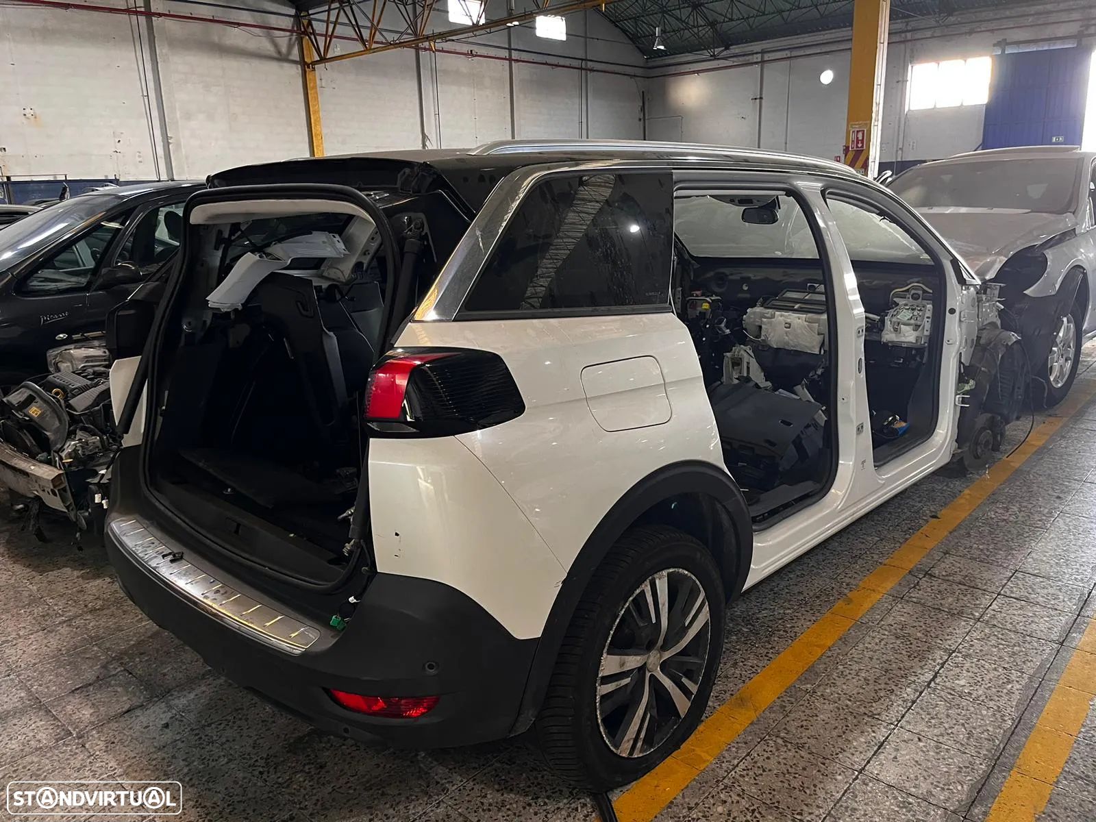Peugeot 5008 1.6 HDI 2017 para peças - 1