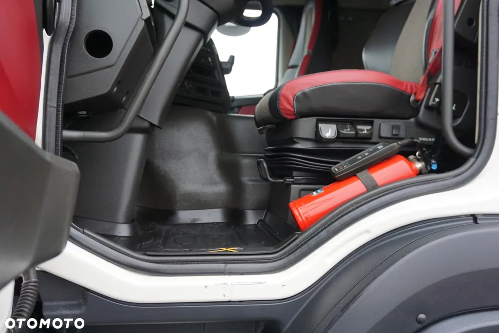 Volvo FMX / 500 / EURO 6 / ACC / GLBETROTTER / MAŁY PRZEBIEG - 33