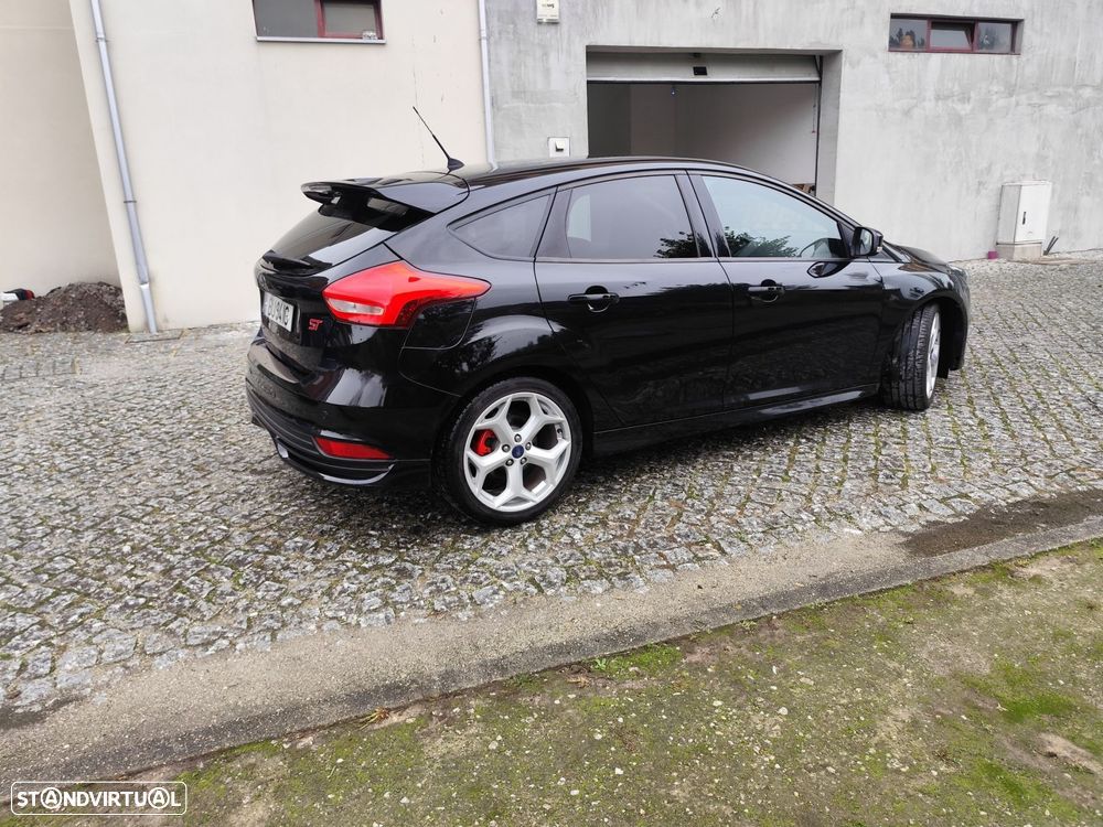 Ford Focus 2.0 TDCi ST-2 - 10
