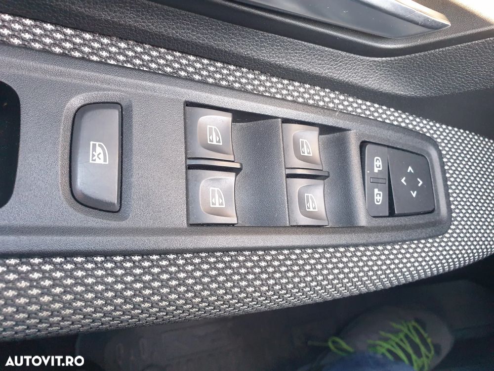 Dacia Logan TCe 90 MT6 Prestige - 30