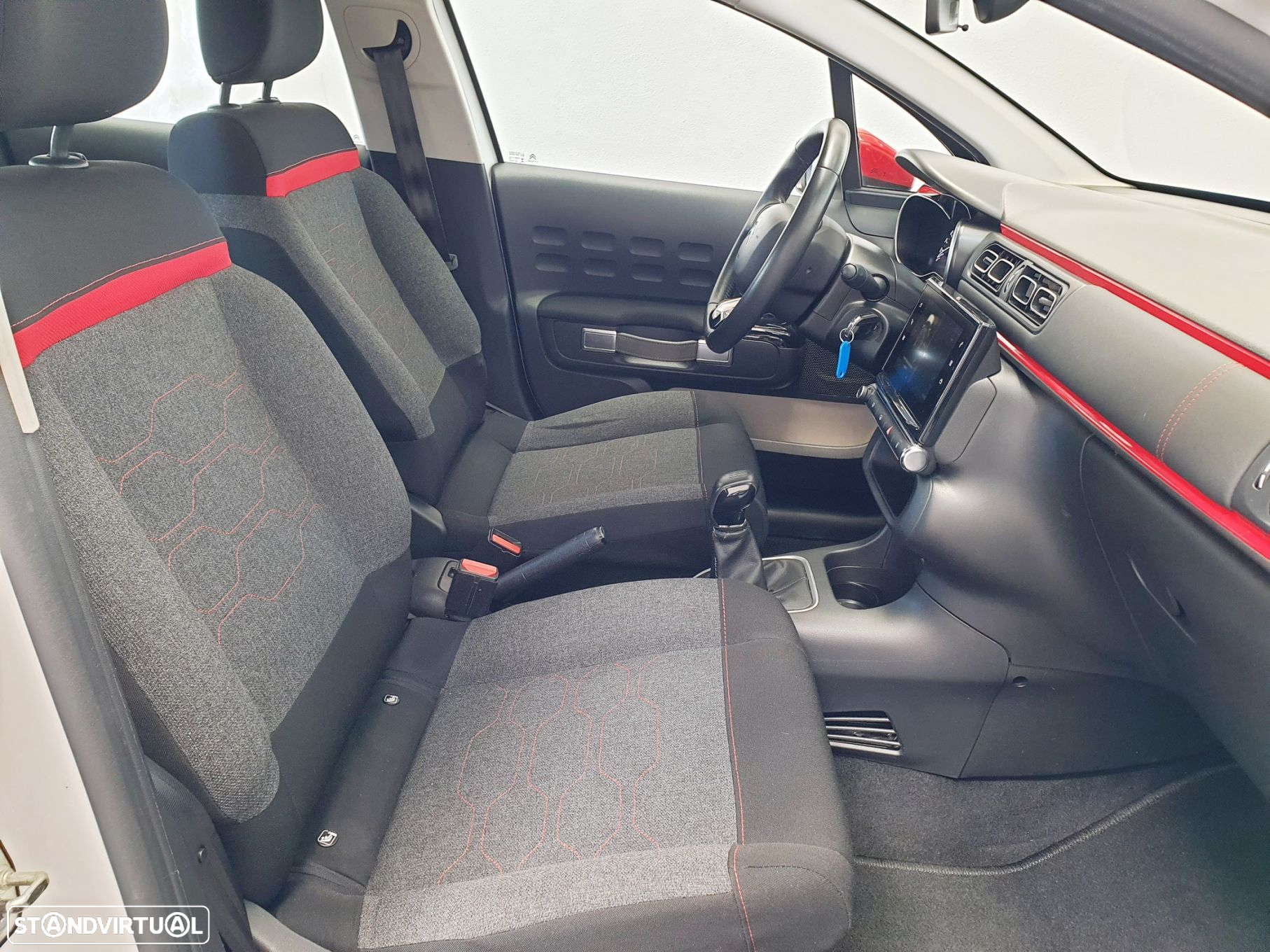Citroën C3 1.2 PureTech Shine - 21