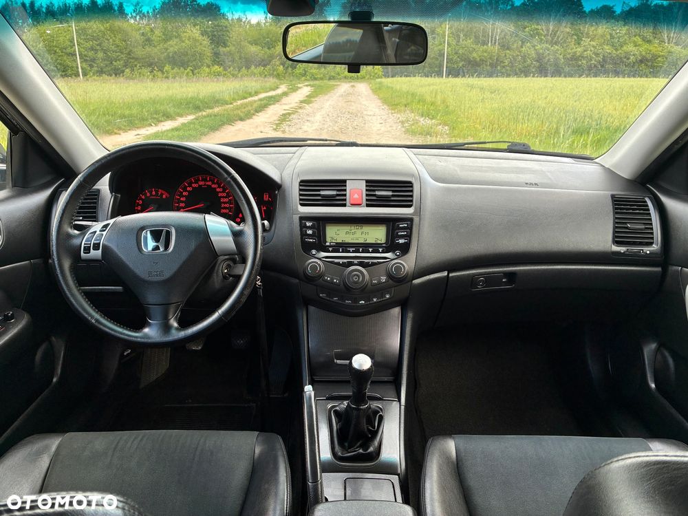 Honda Accord 2.0 i Executive - 27