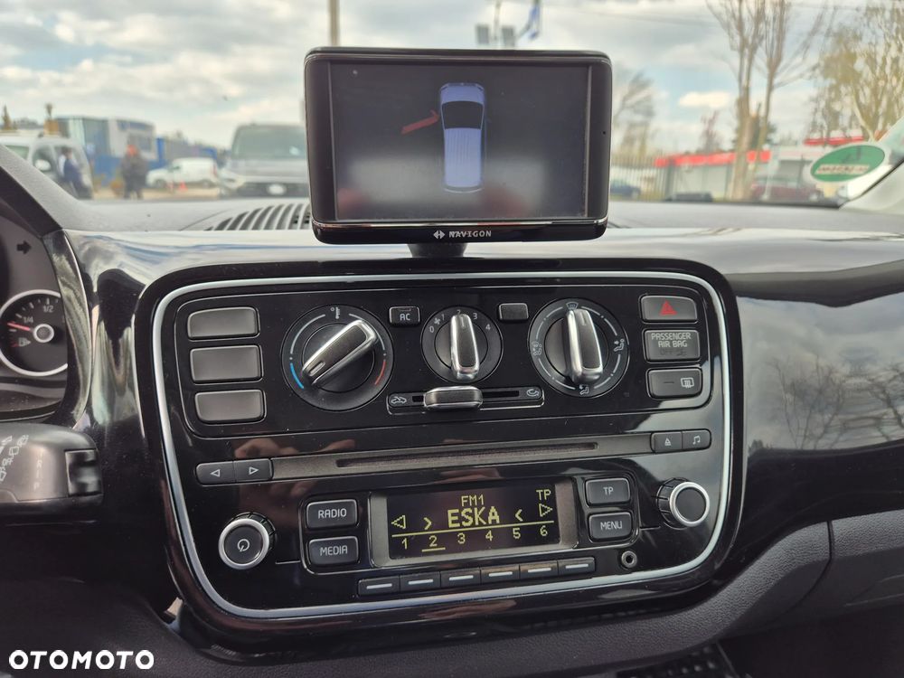 Volkswagen up! 1.0 street - 37