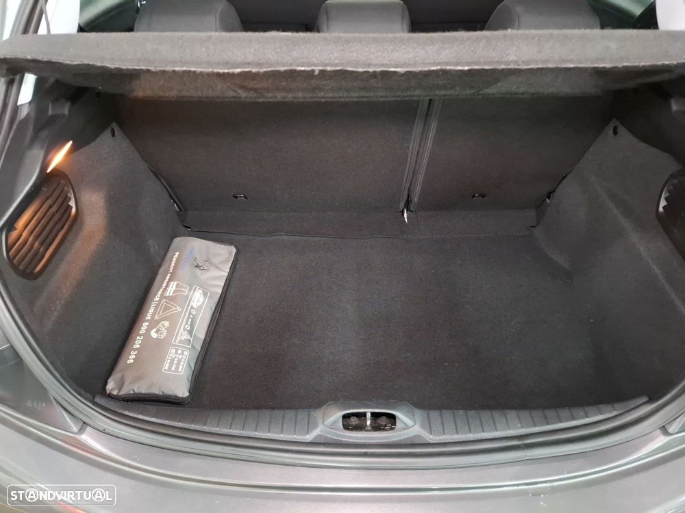 Peugeot 208 1.2 PureTech Style - 23