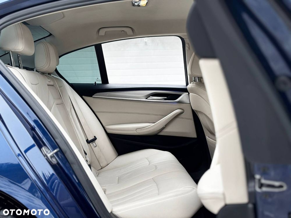 BMW Seria 5 520d xDrive Luxury Line - 27