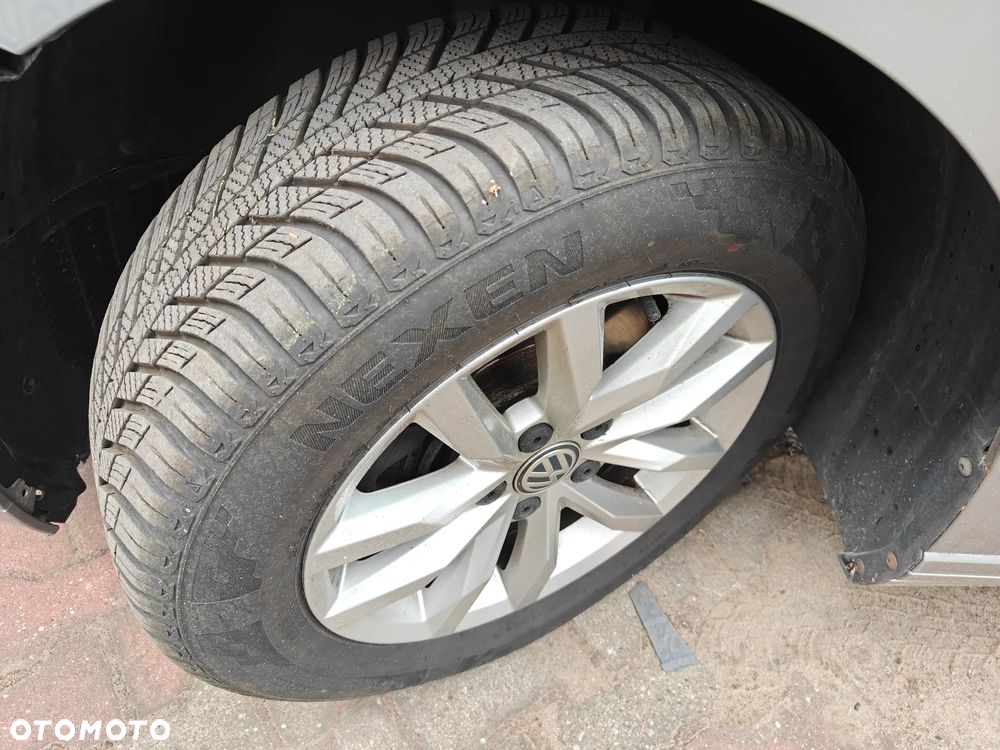Volkswagen Passat - 16
