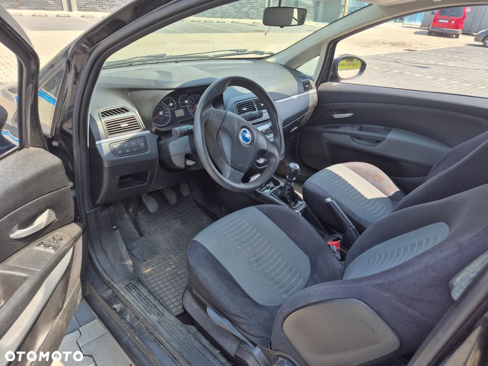 Fiat Grande Punto - 10