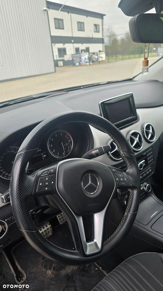 Mercedes-Benz Klasa B 180 (BlueEFFICIENCY) 7G-DCT - 12
