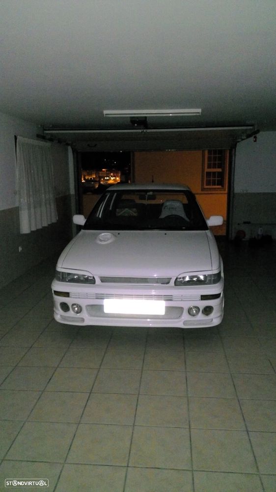 Toyota Corolla Liftback 1.3 — fotografia 20