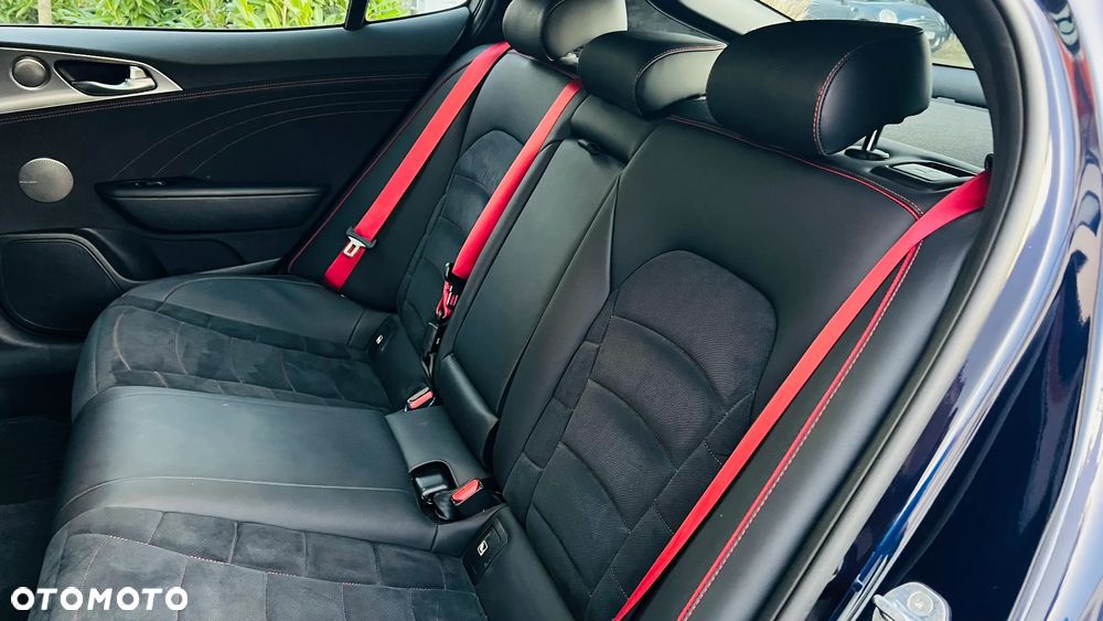 Kia Stinger 3.3 T-GDI V6 GT AWD - 9