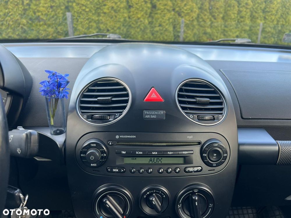 Volkswagen New Beetle 1.6 - 11