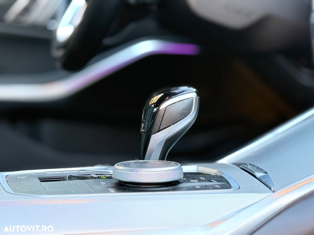 BMW Seria 3 318i AT - 14