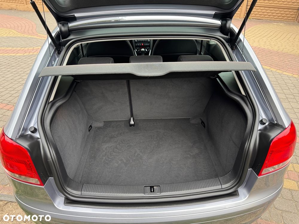 Audi A3 3-drzwiowe 1.6 Ambiente - 18