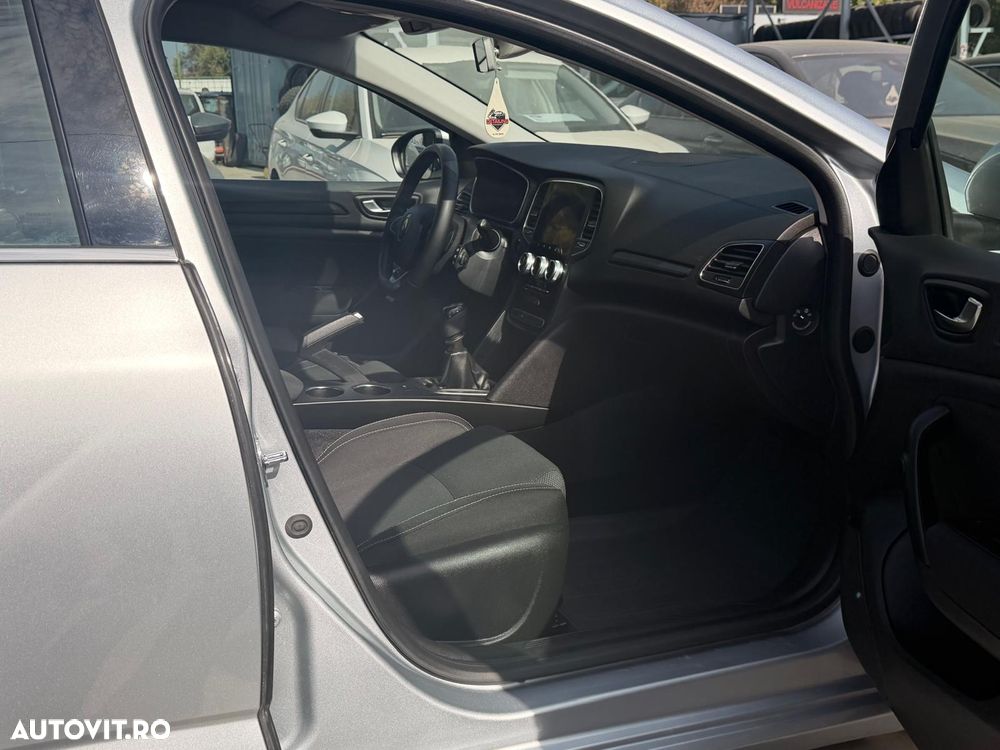 Renault Megane TCe 140 GPF Techno - 18