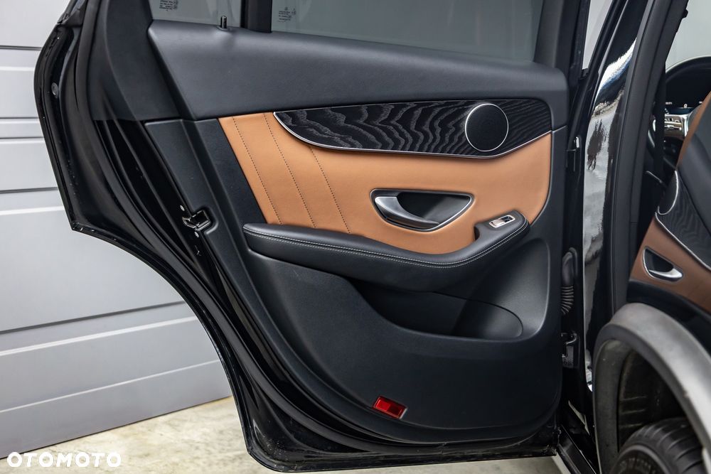 Mercedes-Benz GLC 300 d 4-Matic - 26