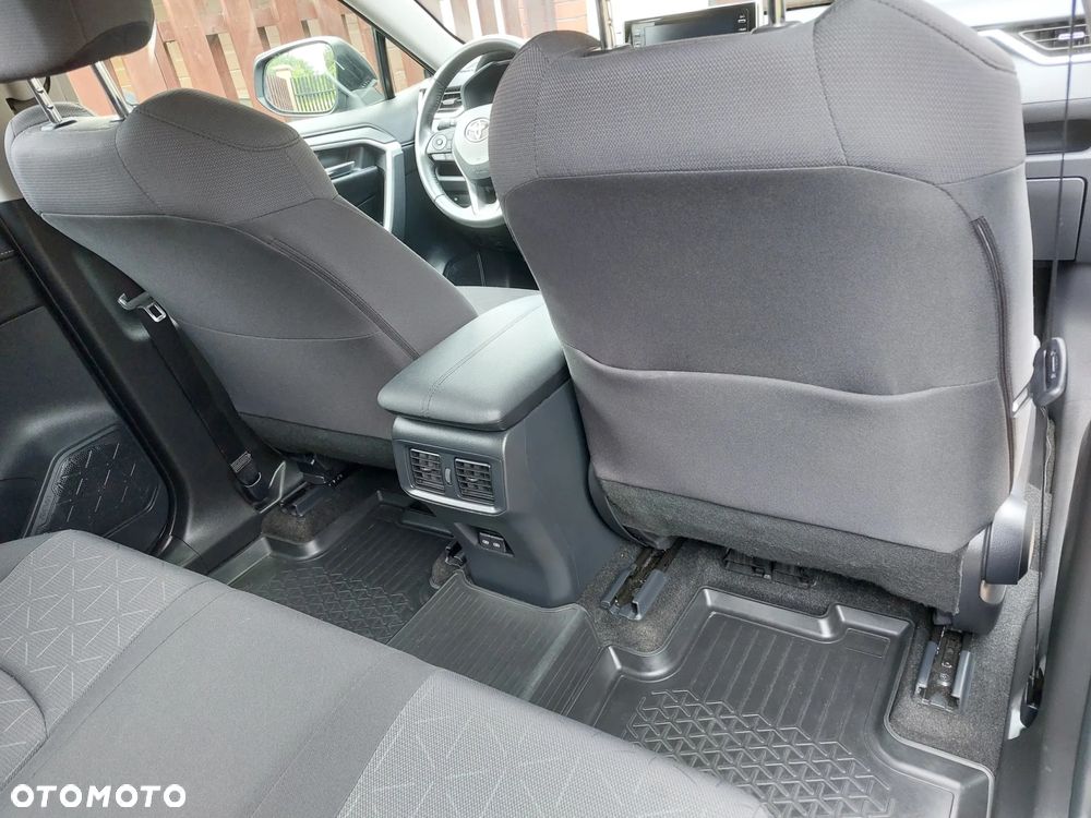 Toyota RAV4 - 10
